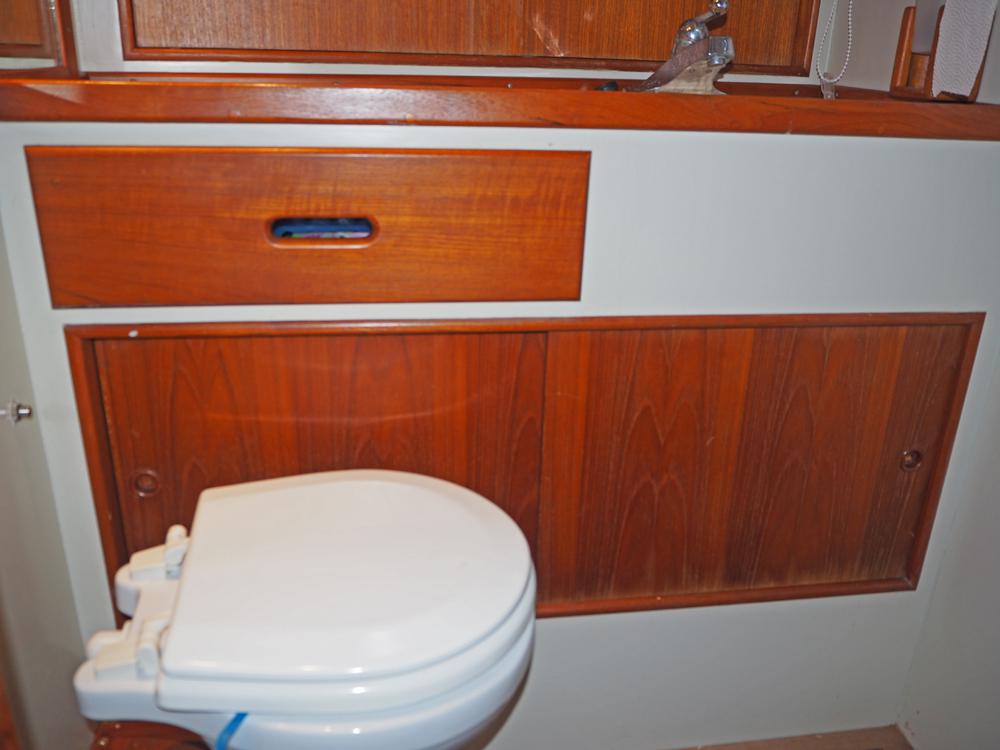 Cabin en avant, H&eacute;bergements